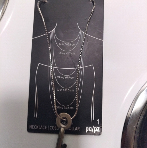 Necklace with key - Picture 1 of 1